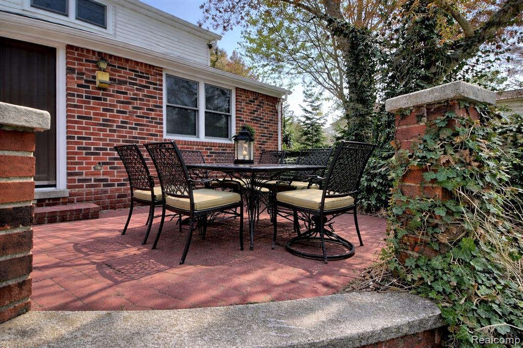 9025 Muirland Drive, Plymouth, MI 48170 — Photo 47