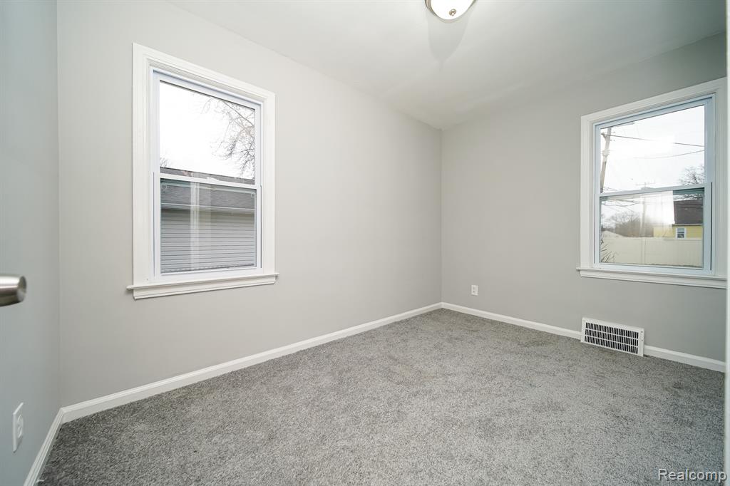4643 S Hubbard Street, Wayne, MI 48184 — Photo 29