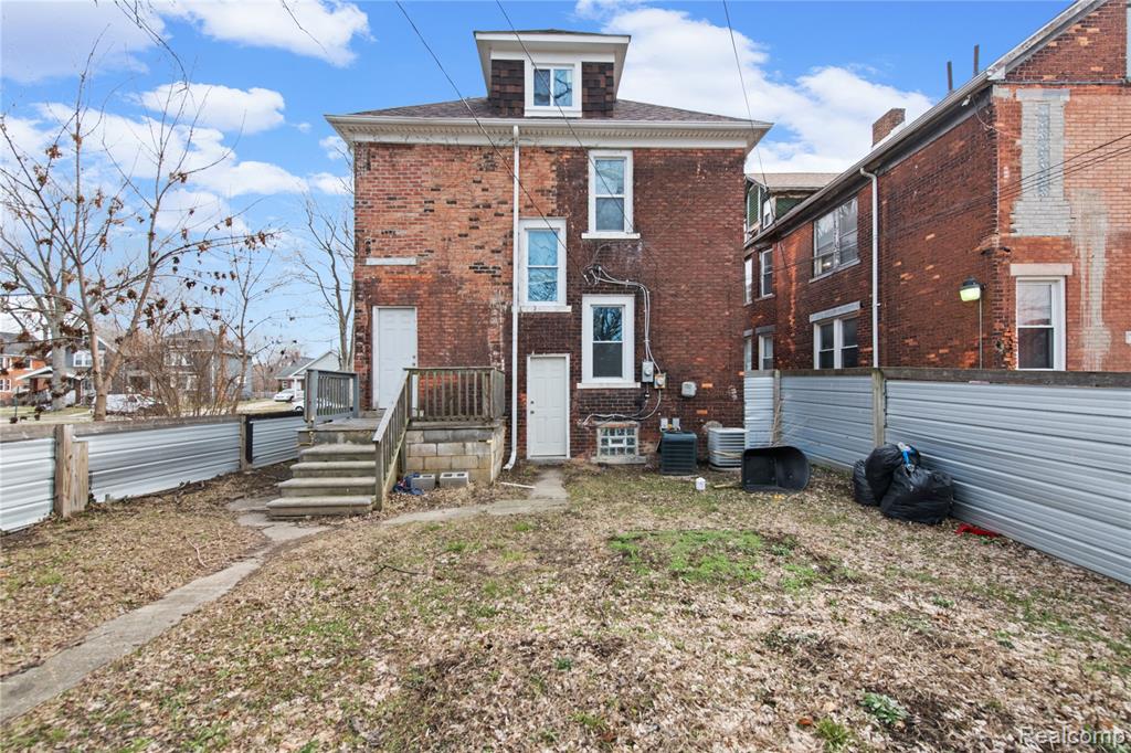 591 Hague Street, Detroit, MI 48202 — Photo 6