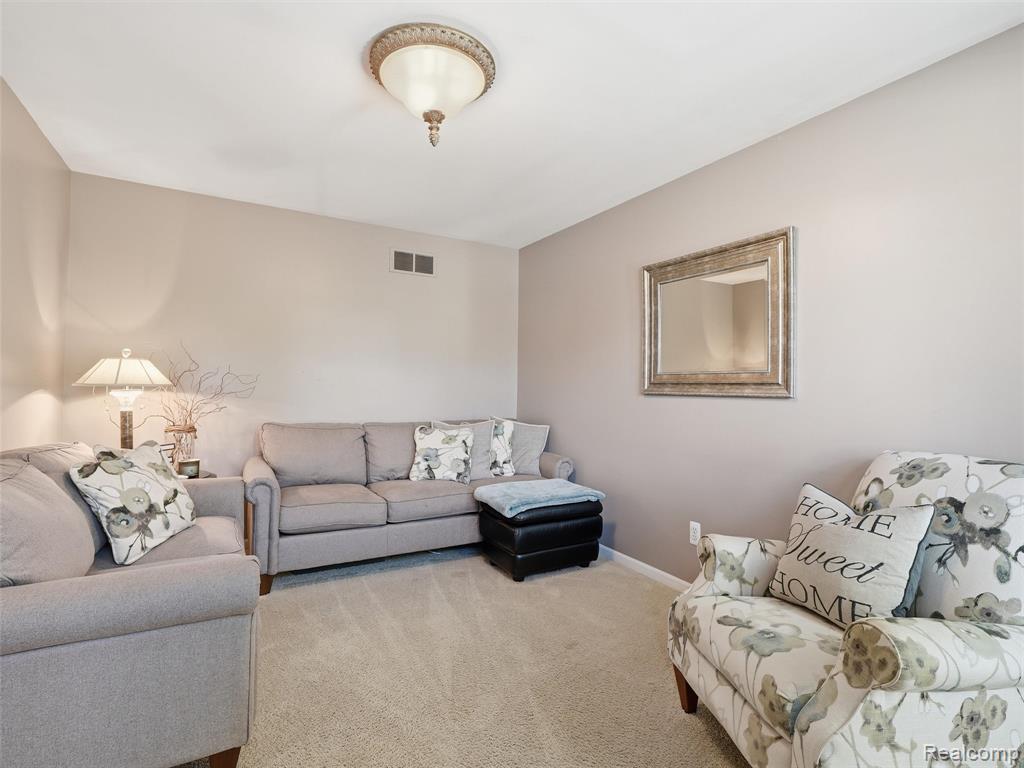 23621 Crescent Ridge Drive, New Boston, MI 48164 — Photo 5