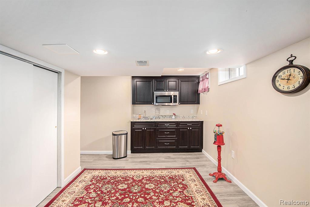 5045 Sandalwood Drive, Grand Blanc, MI 48439 — Photo 18