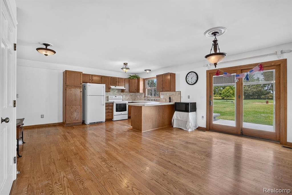 6888 Slawski Drive, Fowlerville, MI 48836 — Photo 12