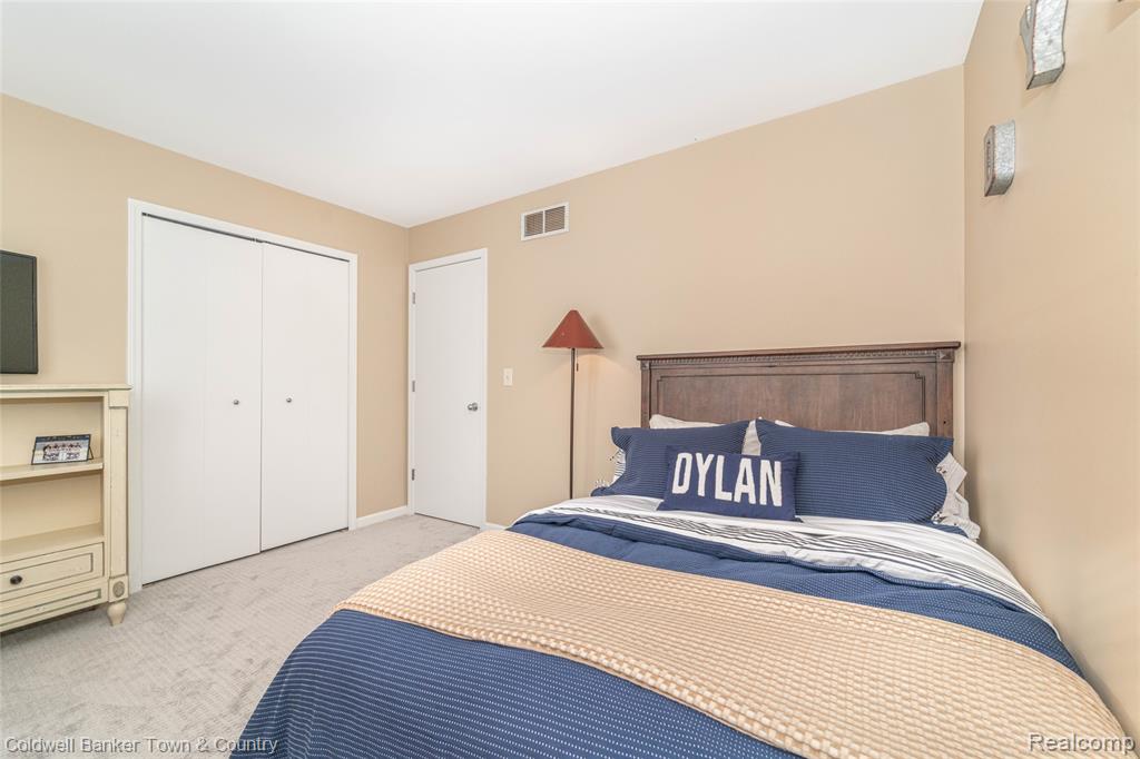 539 Dorchester Way, Milford, MI 48381 — Photo 38