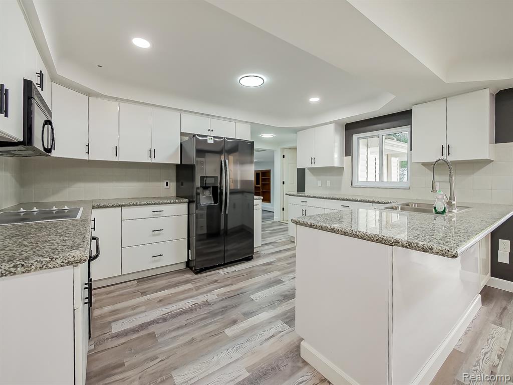 626 Wilwood Road, Rochester Hills, MI 48309 — Photo 3