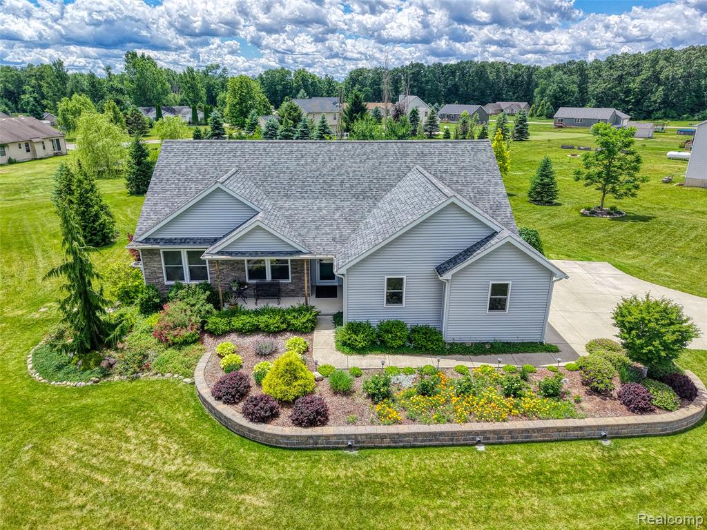 7701 Hidden Circle Drive, Byron, MI 48418