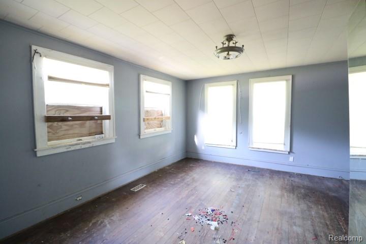 556 W Saginaw Street, Fostoria, MI 48435 — Photo 9