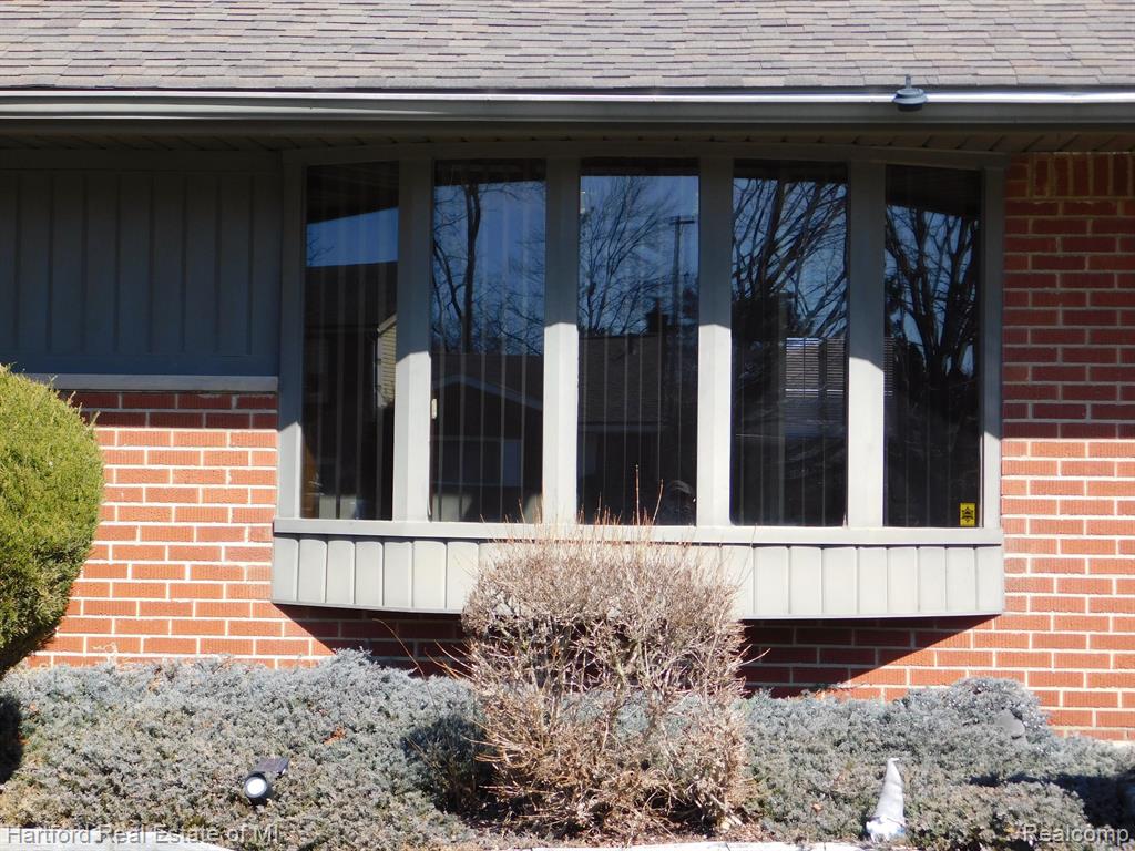 8600 Cardwell Street, Westland, MI — Photo 12