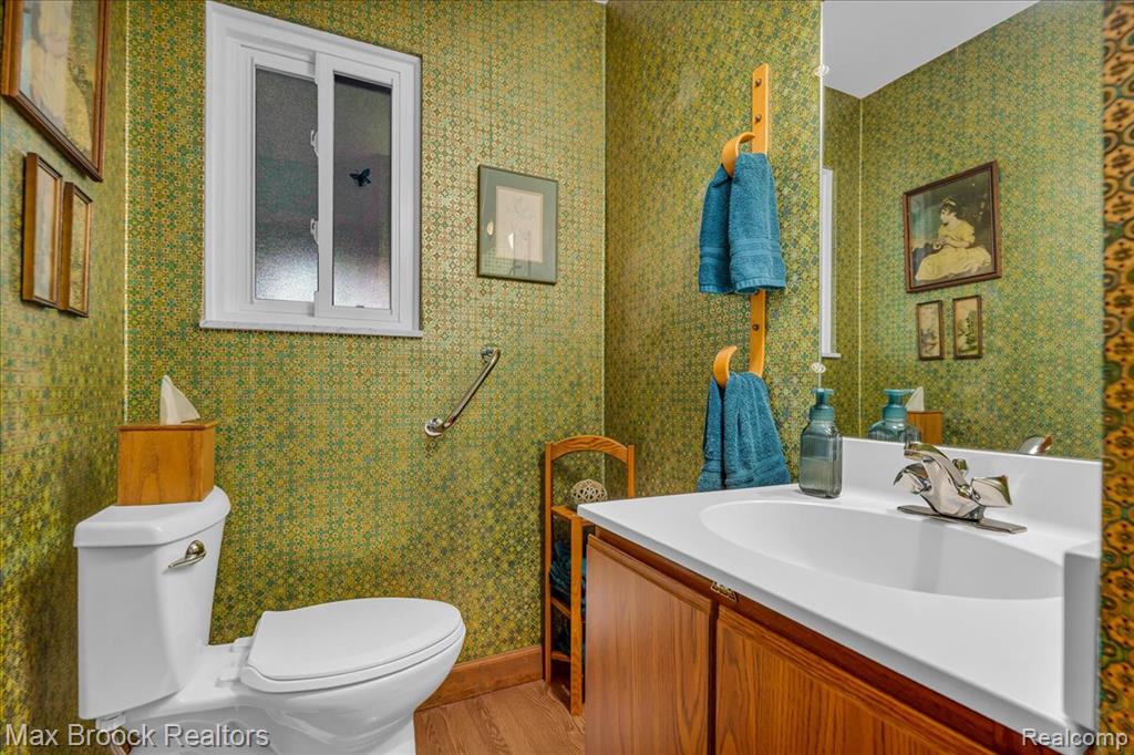 2419 Avondale Street W, Sylvan Lake, MI 48320 — Photo 12