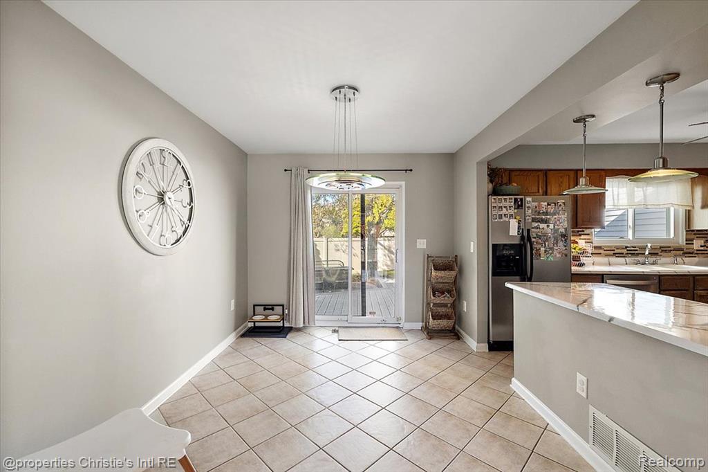 15900 Cumberland Street, Riverview, MI 48193 — Photo 14