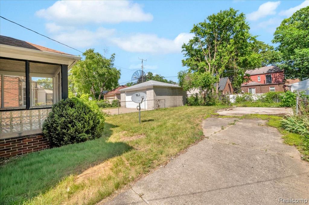 19156 Greenlawn Street, Detroit, MI 48221 — Photo 31