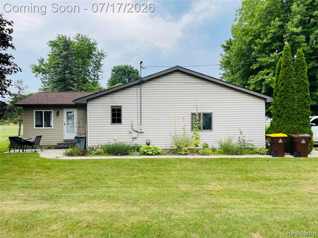 810 E Liberty Street, Chesaning, MI 48616 — Photo 34