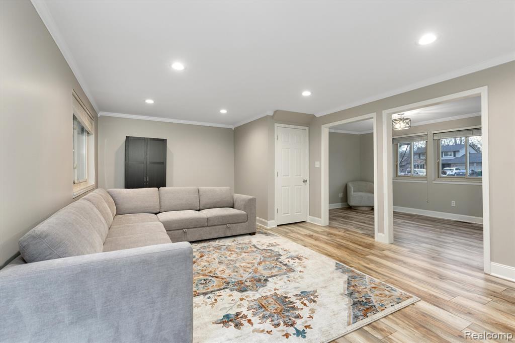 6500 RAINTREE Court, Canton, MI 48187 — Photo 16