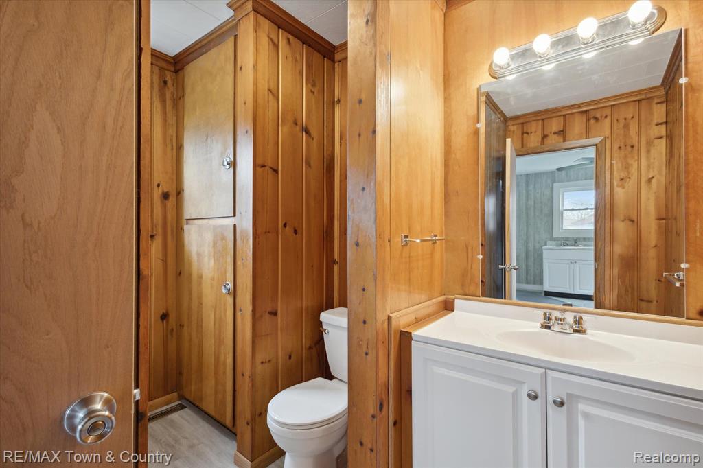 4127 DOUGLAS Avenue, Flint, MI 48506 — Photo 7