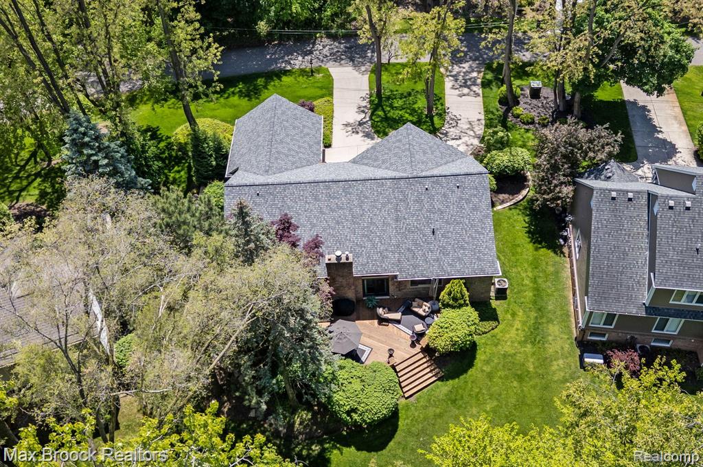 6082 N Shore Drive, West Bloomfield, MI 48324 — Photo 33
