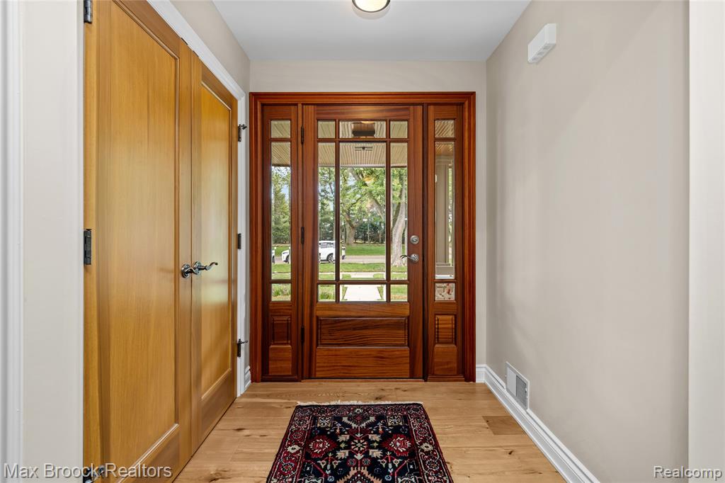 18341 Warwick Street W, Beverly Hills, MI 48025 — Photo 4