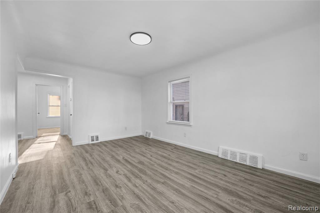 8671 Rosemont Avenue, Detroit, MI 48228 — Photo 11