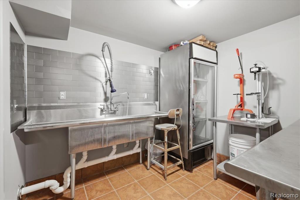 9095 S Saginaw Road, 8, Grand Blanc, MI 48439 — Photo 57