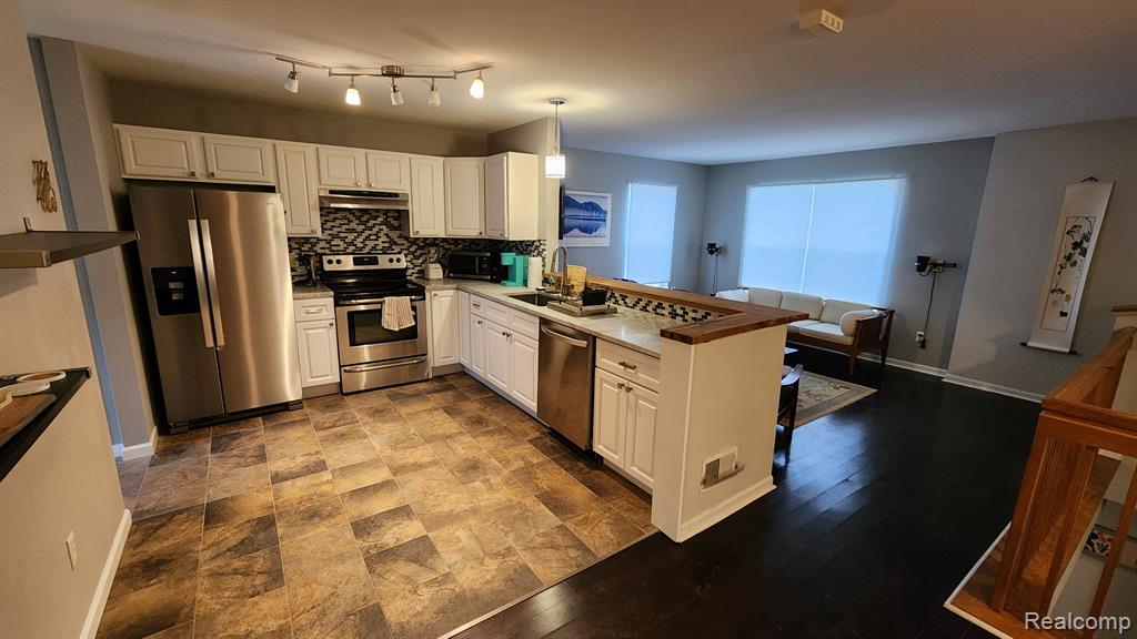 870 LOTHROP Road, Detroit, MI 48202 — Photo 2