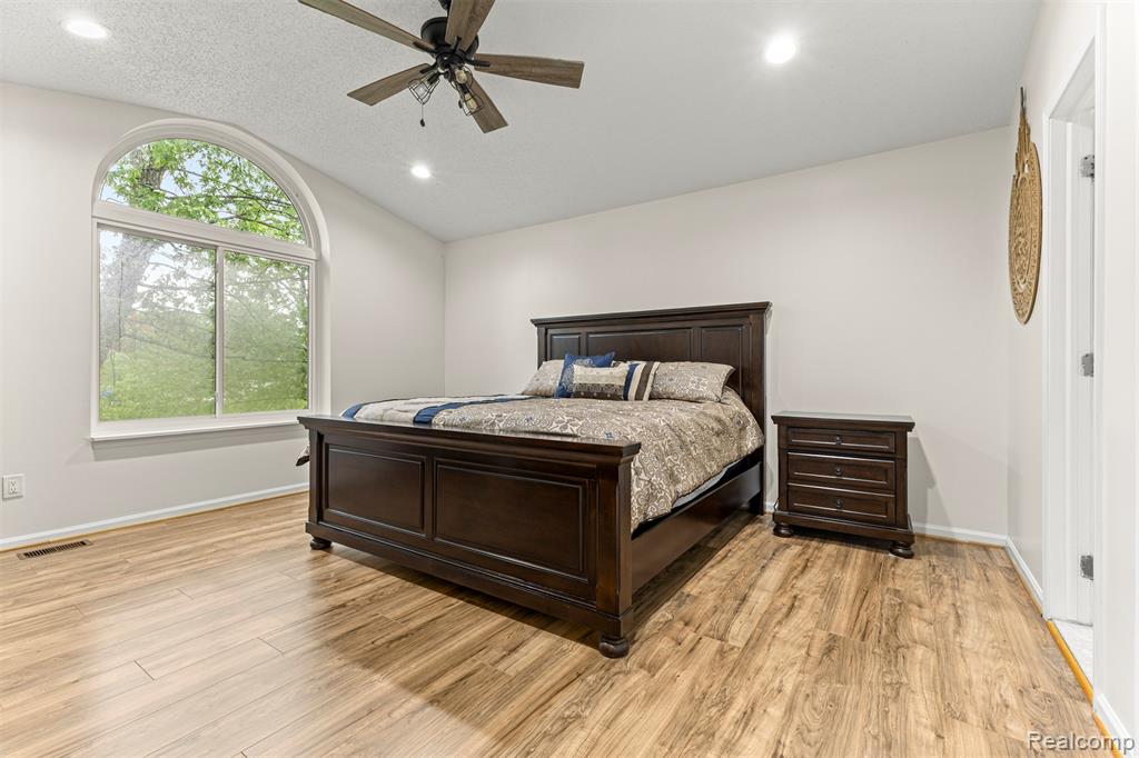 2481 Woodmont Drive E, Canton, MI 48188 — Photo 21