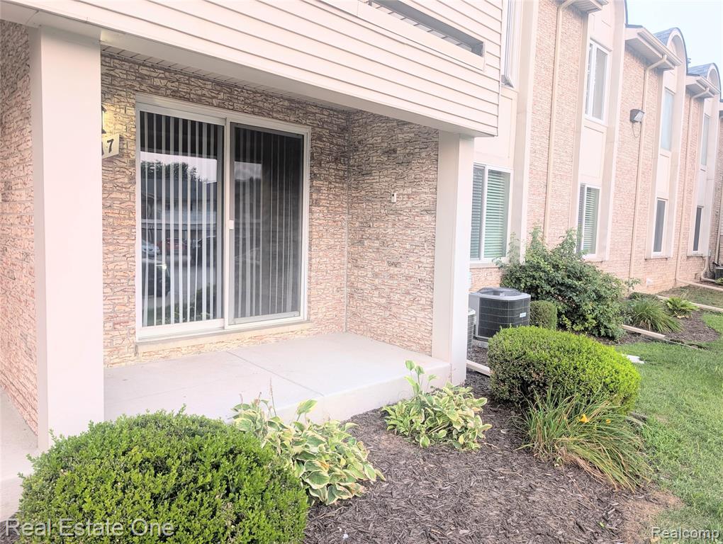 44417 Savery Drive, 145, Canton, MI 48187 — Photo 3