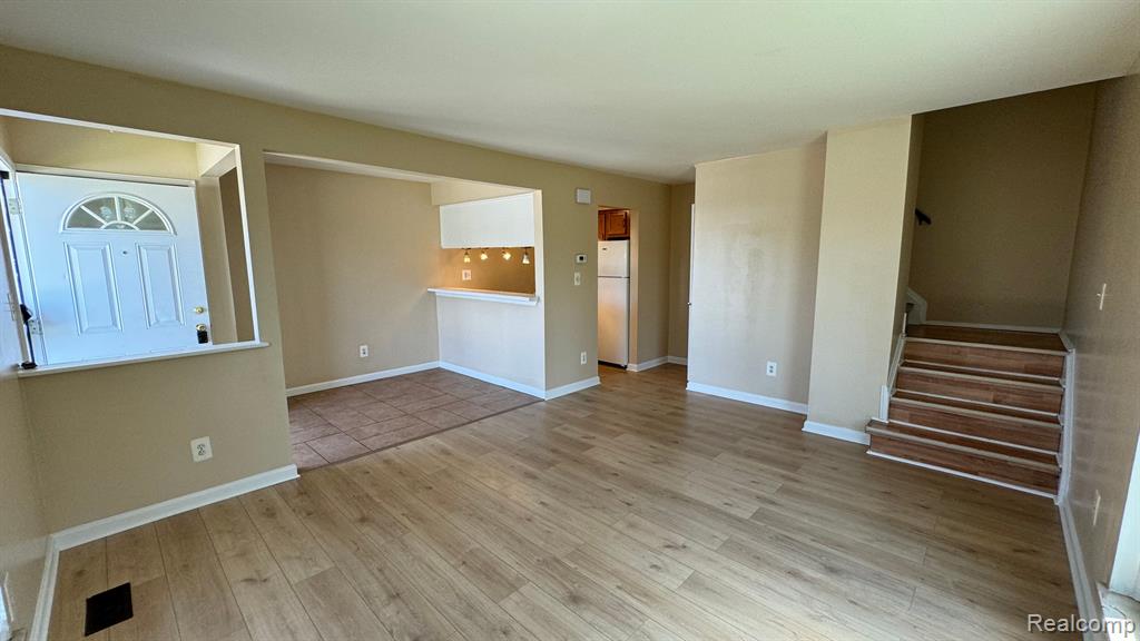 8972 SCOTIA Drive, Sterling Heights, MI 48312 — Photo 2
