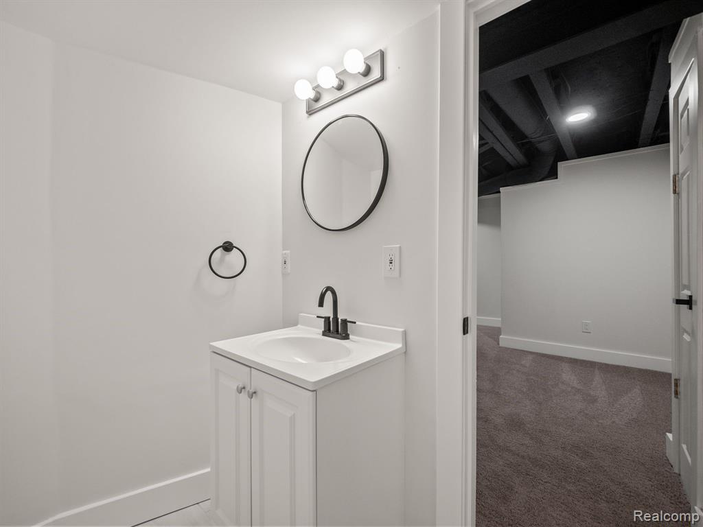 6943 Pebble Park Circle, West Bloomfield, MI — Photo 29