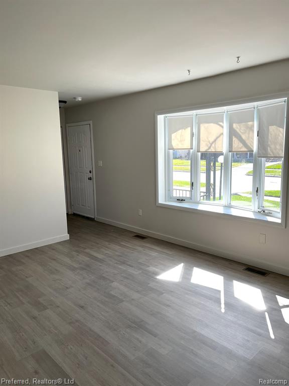 9455 TERRY Street, Romulus, MI 48174 — Photo 8