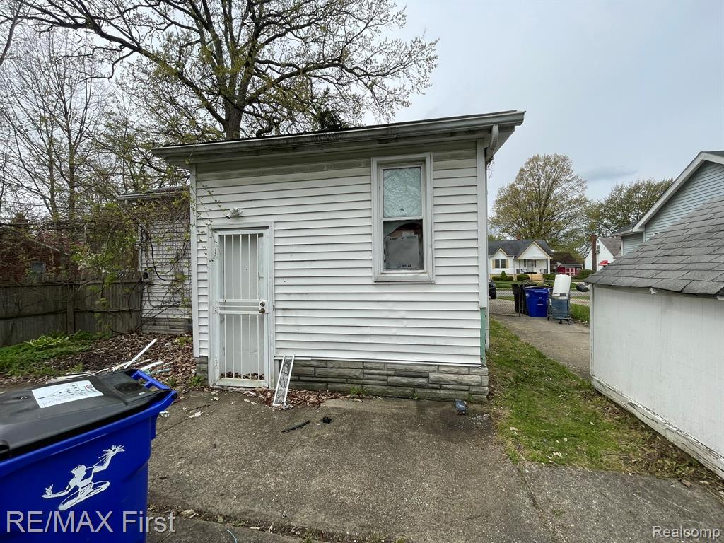 6184 Guilford Street, Detroit, MI 48224 — Photo 9