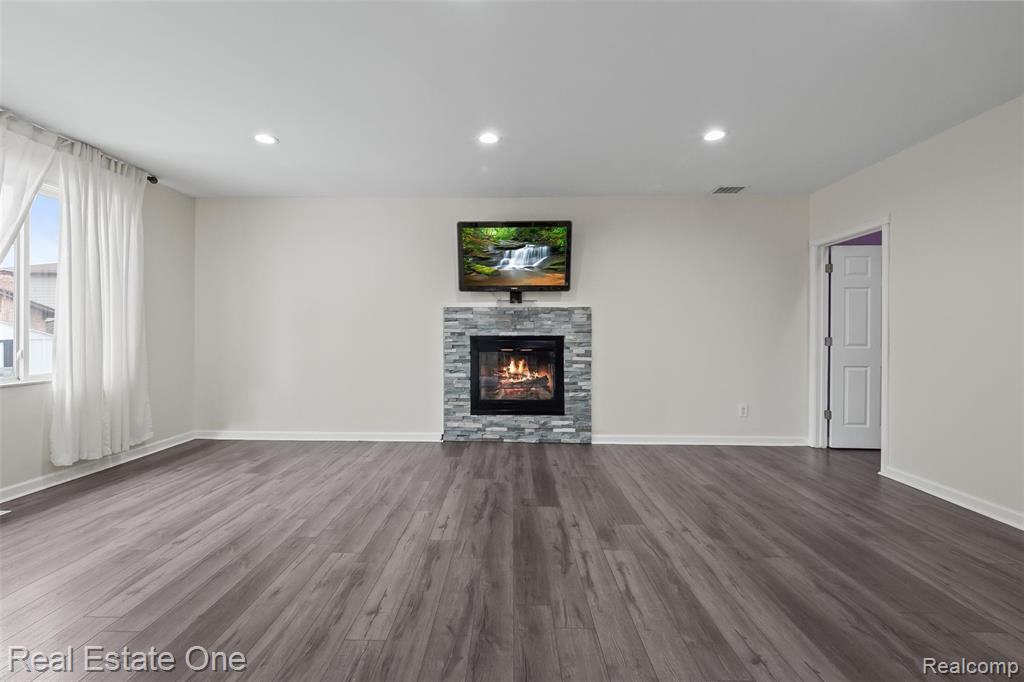 4469 Ardmore Drive, Sterling Heights, MI 48310 — Photo 14