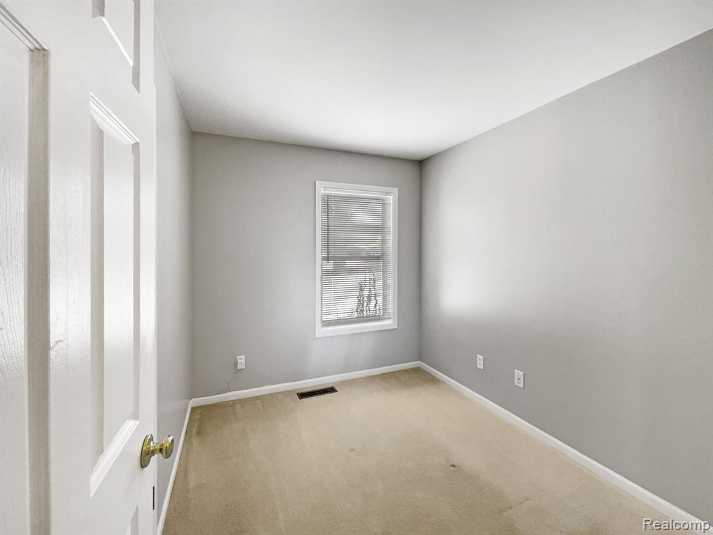3674 OAKWOOD Street, Ann Arbor, MI 48104 — Photo 16