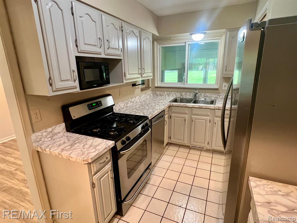 5721 WRIGHT Drive, Troy, MI 48098 — Photo 11