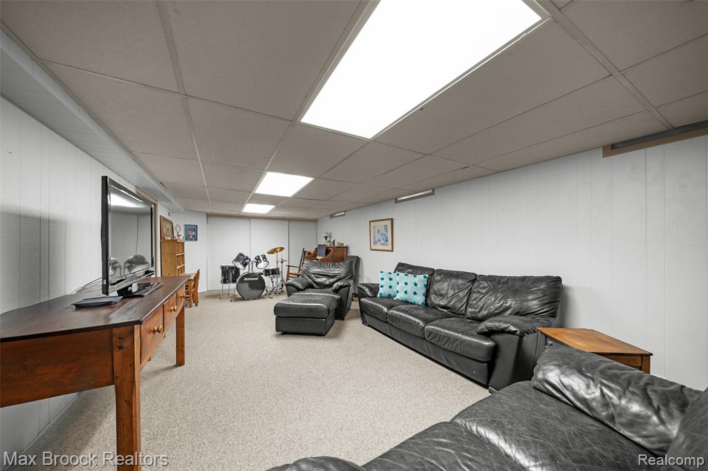 6907 W Knollwood Circle, West Bloomfield, MI — Photo 34