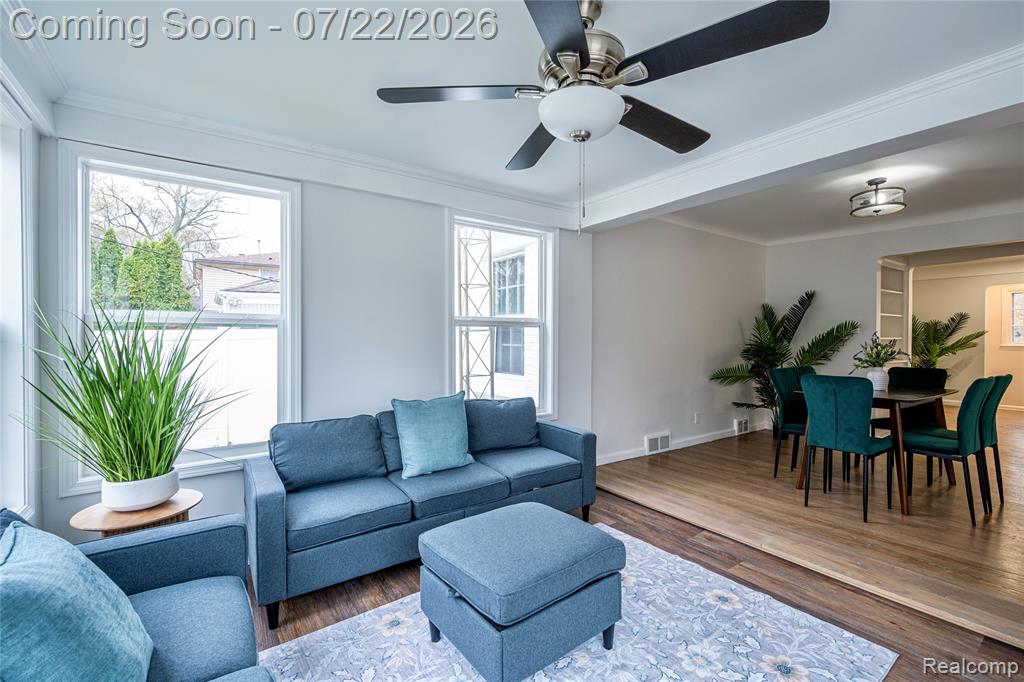 10425 Elgin Avenue, Huntington Woods, MI — Photo 11