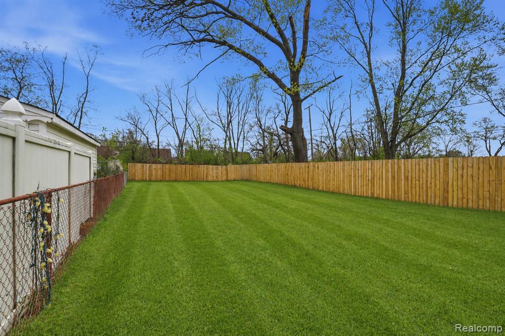 21412 Reimanville Avenue, Ferndale, MI 48220 — Photo 28