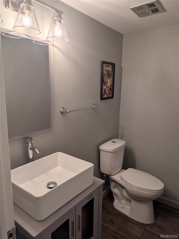 1390 Laurel Valley Drive, Waterford, MI 48327 — Photo 7