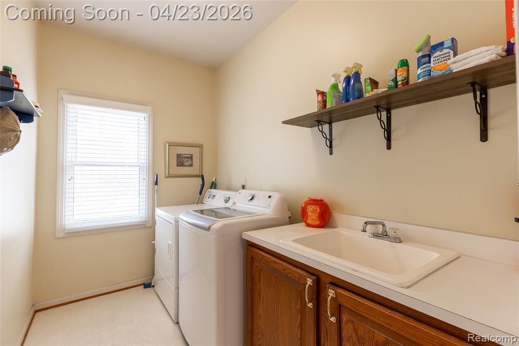 3915 Winslow Drive, Auburn Hills, MI 48326 — Photo 21