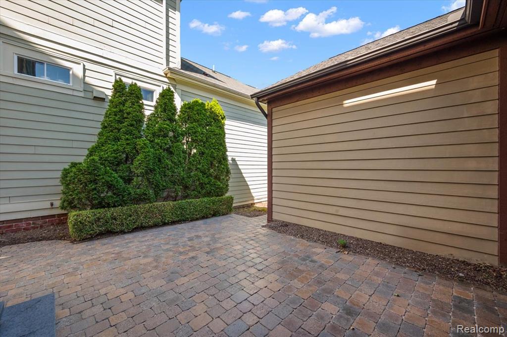 3875 Andover Avenue, Auburn Hills, MI 48326 — Photo 37