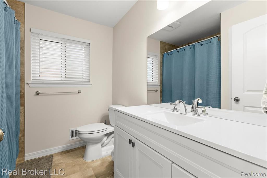 52048 Brentwood Drive, Shelby Twp, MI 48316 — Photo 33