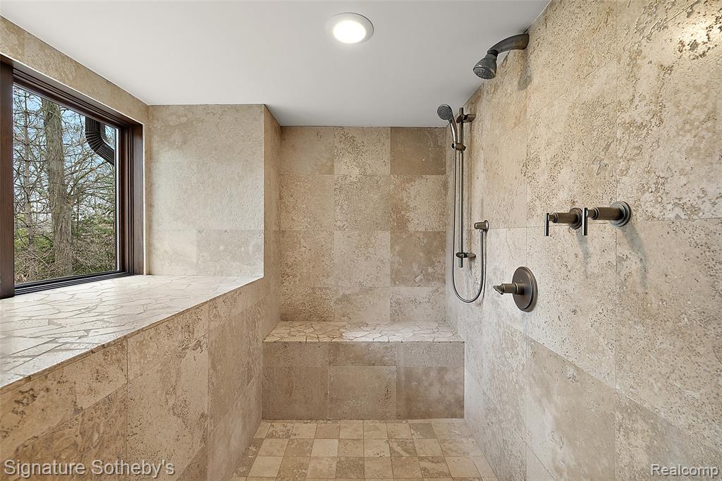 7357 LINDENMERE Drive, Bloomfield Hills, MI 48301 — Photo 38