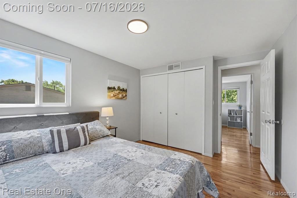 4255 Greensboro Drive, Troy, MI 48085 — Photo 18