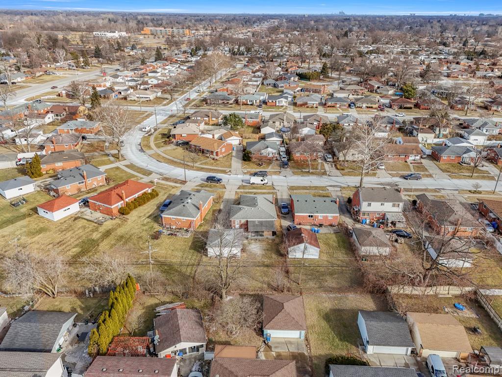 7011 ROSEMARY Street, Dearborn Heights, MI 48127 — Photo 37