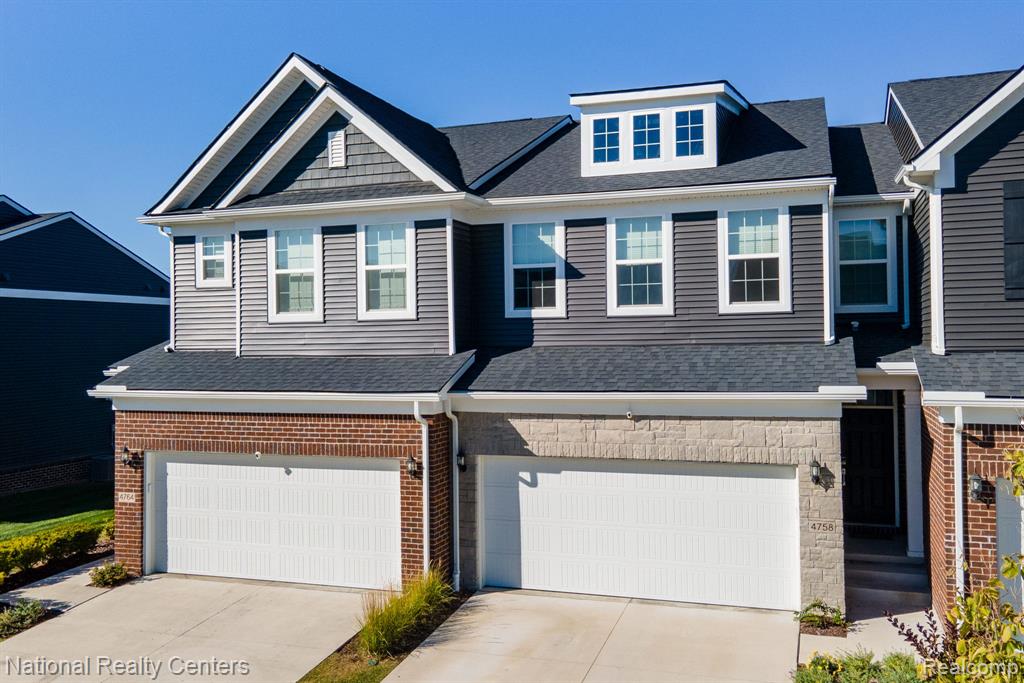 4758 Broomfield Way, Lake Orion, MI — Photo 2