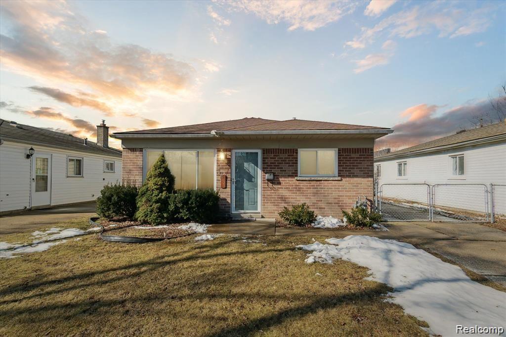 6491 N WAVERLY Street, Dearborn Heights, MI 48127 — front exterior