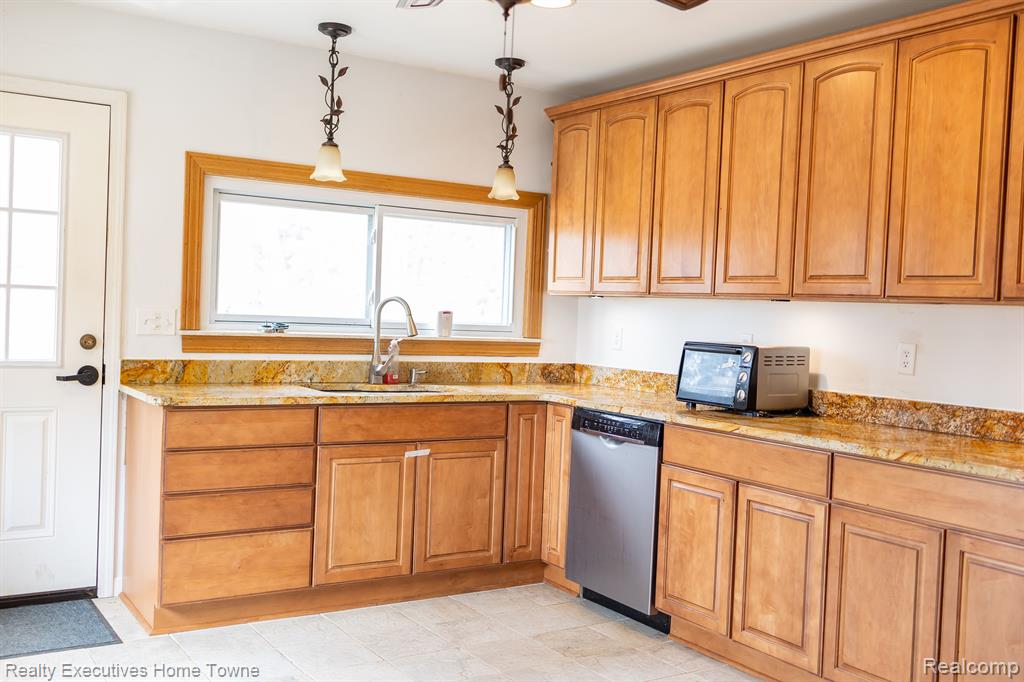 5237 TAFT Road, Clay, MI 48001 — Photo 18
