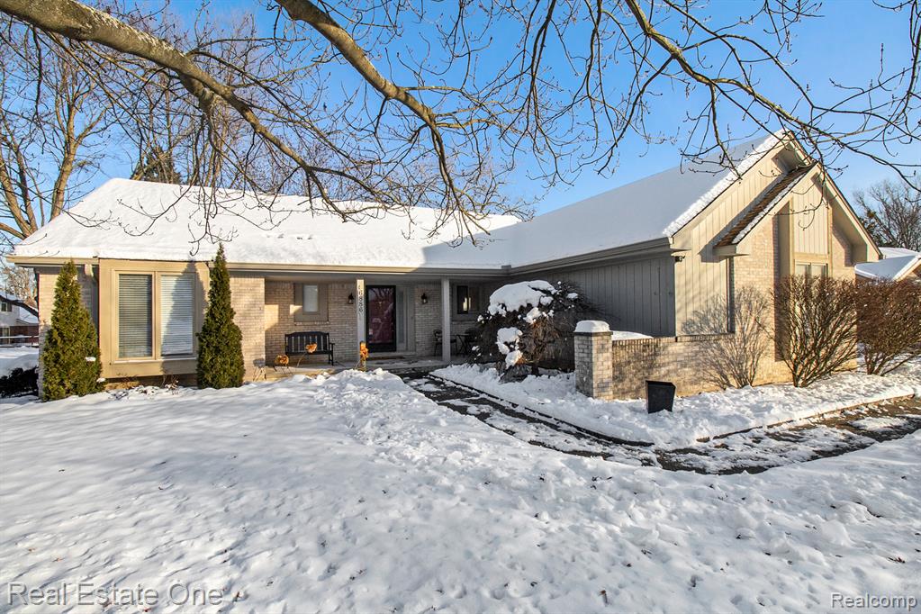 6886 High Oaks Drive, Troy, MI 48098 — front exterior