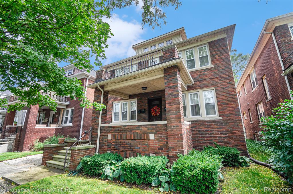 858 Nottingham Road, Grosse Pointe, MI 48230