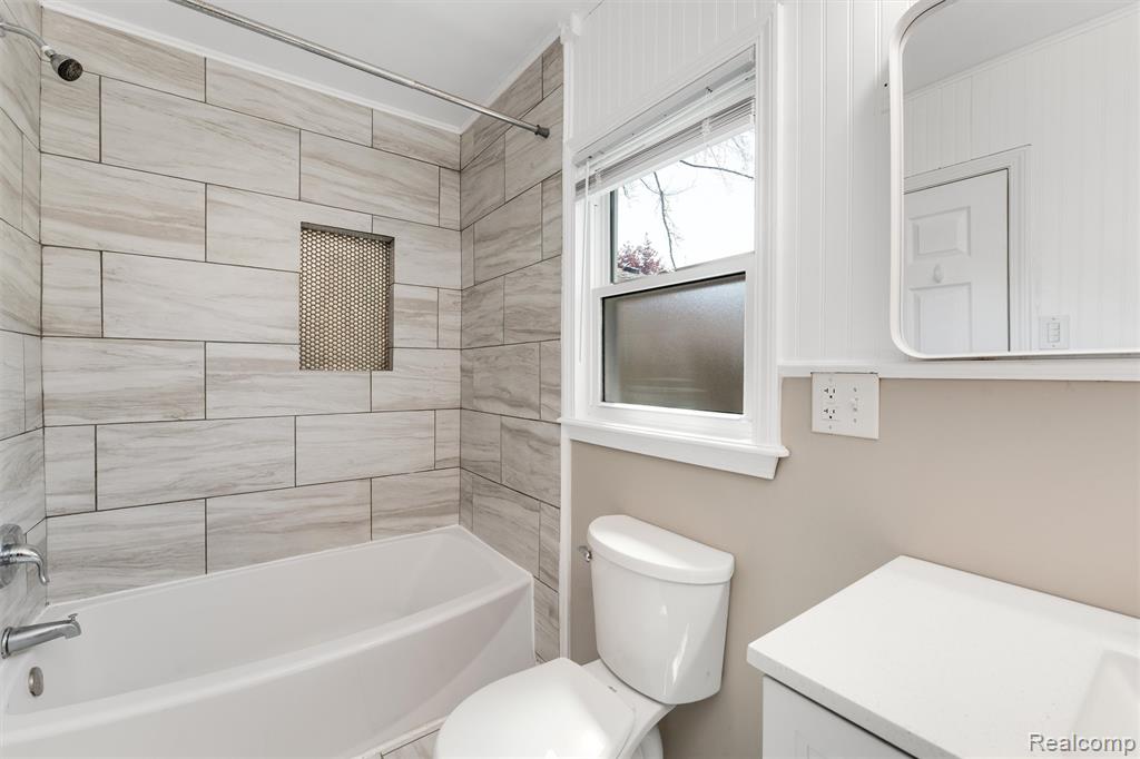 28855 Delton Street, Madison Heights, MI 48071 — Photo 15