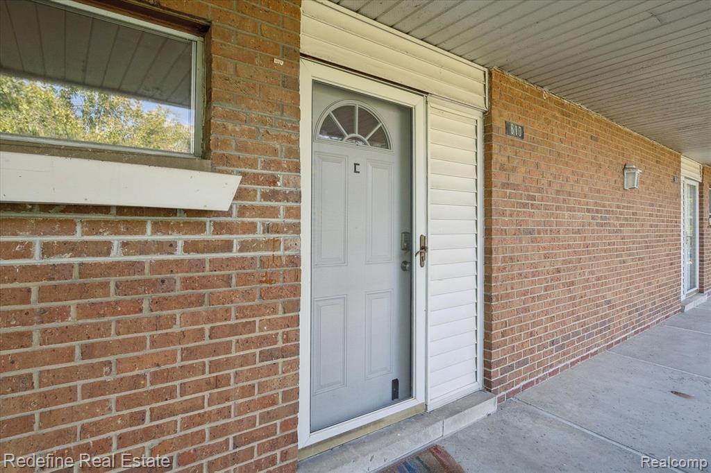 610 Saint Maron Place, Detroit, MI 48207 — Photo 5