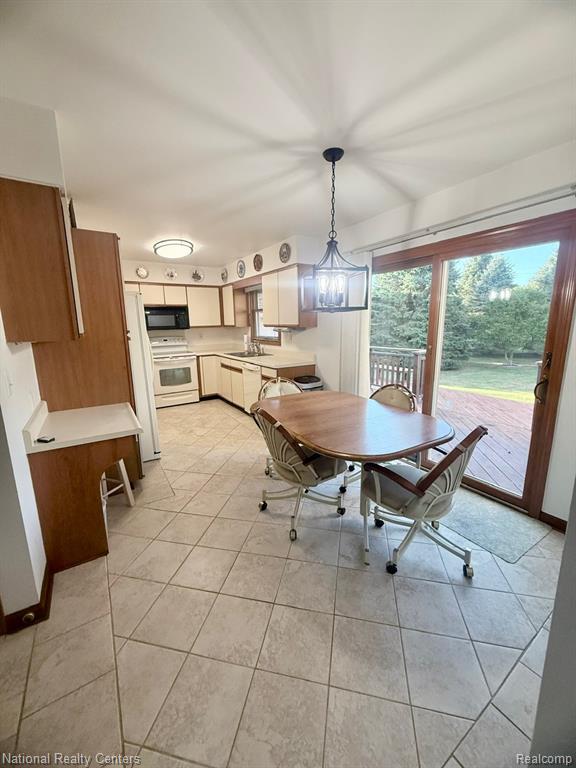 5115 Driftwood Drive, Commerce Twp, MI 48382 — Photo 17