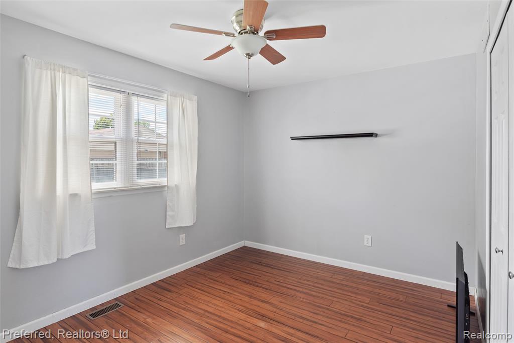 29661 Brown Court, Garden City, MI — Photo 14